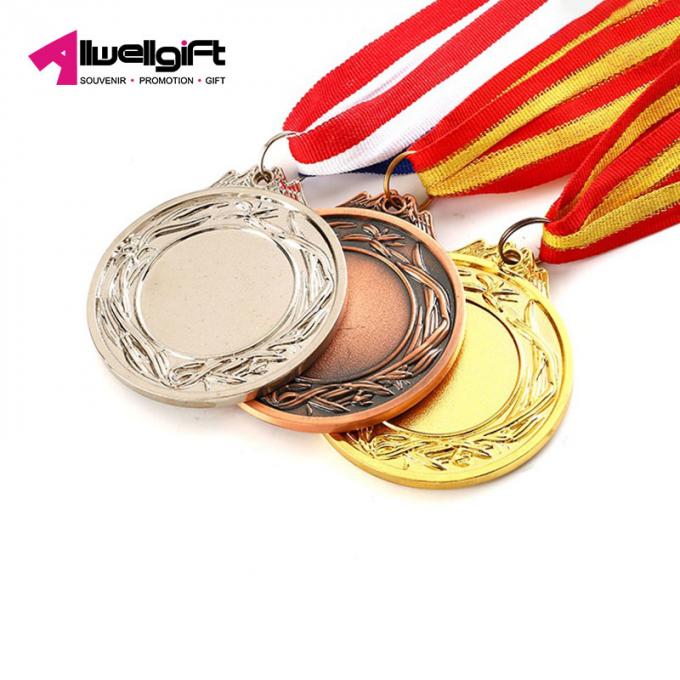 Los deportes corrientes del precio barato conceden a juegos del maratón de la aleación del cinc del medallón la medalla pintada creativa medalla grabada en relieve 3D de encargo de los deportes