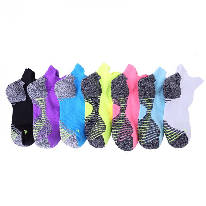Calcetines atléticos escotados respirables del algodón para los calcetines ideales para correr, caminando, entrenamiento, paseos largos del tobillo de las mujeres y de los hombres
