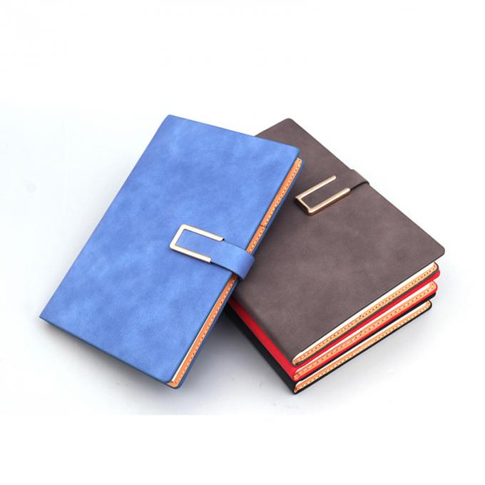 Cuaderno magnético de los efectos de escritorio del diario del cierre de las fuentes de la oficina y de escuela