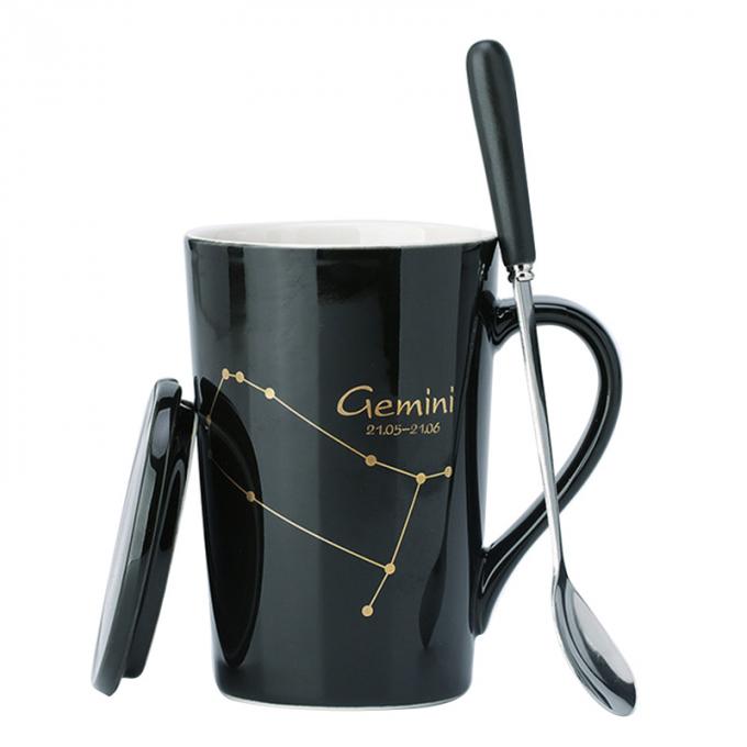 La aduana de alta calidad imprimió CUPS de cerámica del vaso del café de 12 tazas de la constelación con el mate del drinkware de la tapa y de la cuchara multicolor