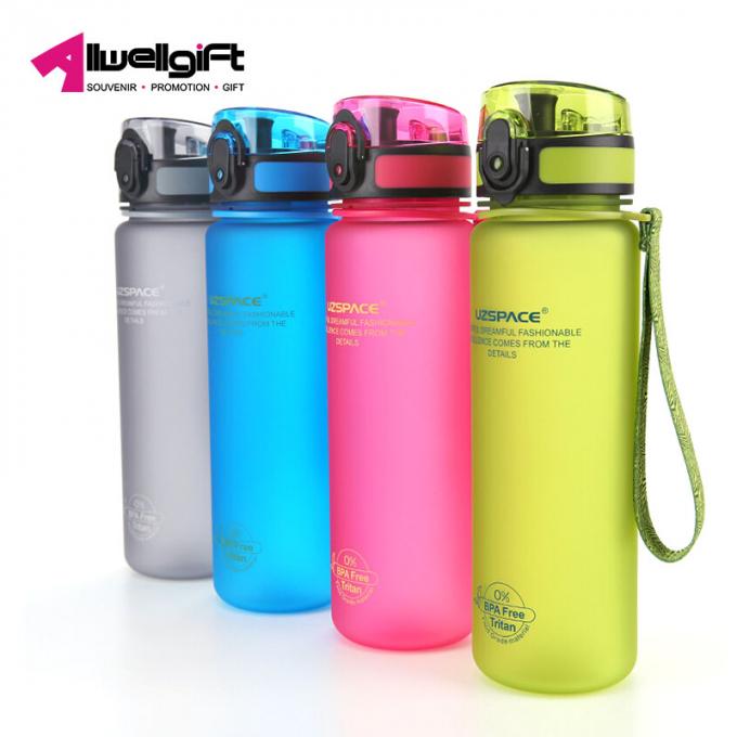 500ML se divierte la caldera de la taza del agua con la botella de agua al aire libre del viaje de la aptitud de la taza plástica mate colorida del guardapolvo para las muchachas