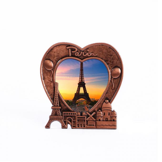 marco en forma de corazón del metal del regalo del recuerdo de la torre Eiffel de París Francia del paisaje de la puesta del sol del amor 3D
