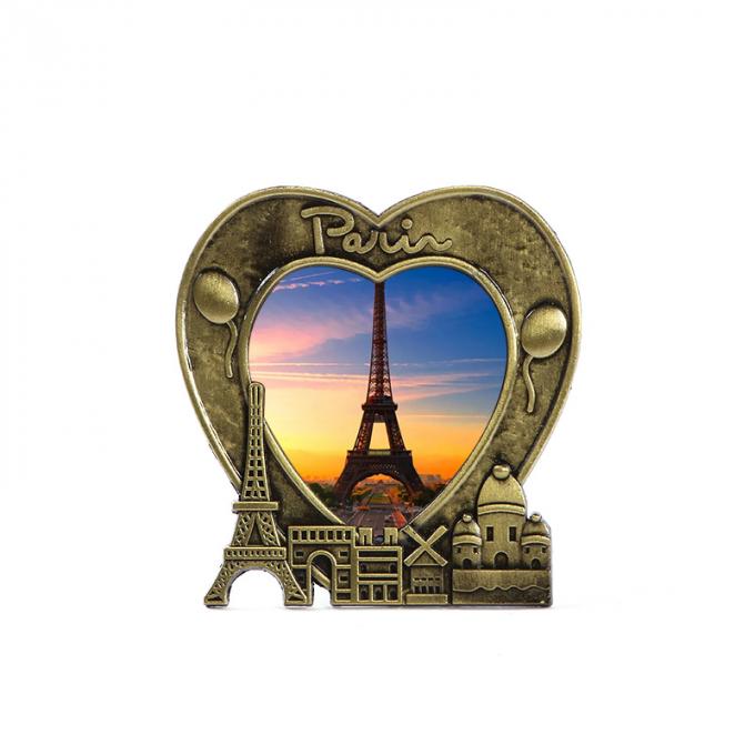 marco en forma de corazón del metal del regalo del recuerdo de la torre Eiffel de París Francia del paisaje de la puesta del sol del amor 3D