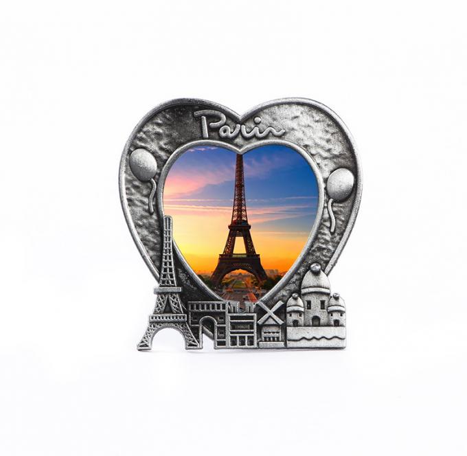 marco en forma de corazón del metal del regalo del recuerdo de la torre Eiffel de París Francia del paisaje de la puesta del sol del amor 3D